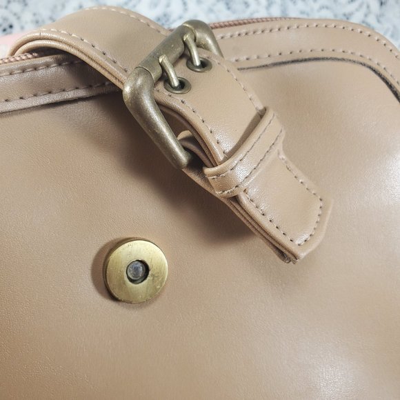 Liz Claiborne tan crossbody purse with light green fabric lining - Picture 15 of 15